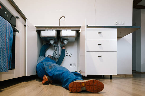 Professional Plumbing technician working in Peoria Heights, IL